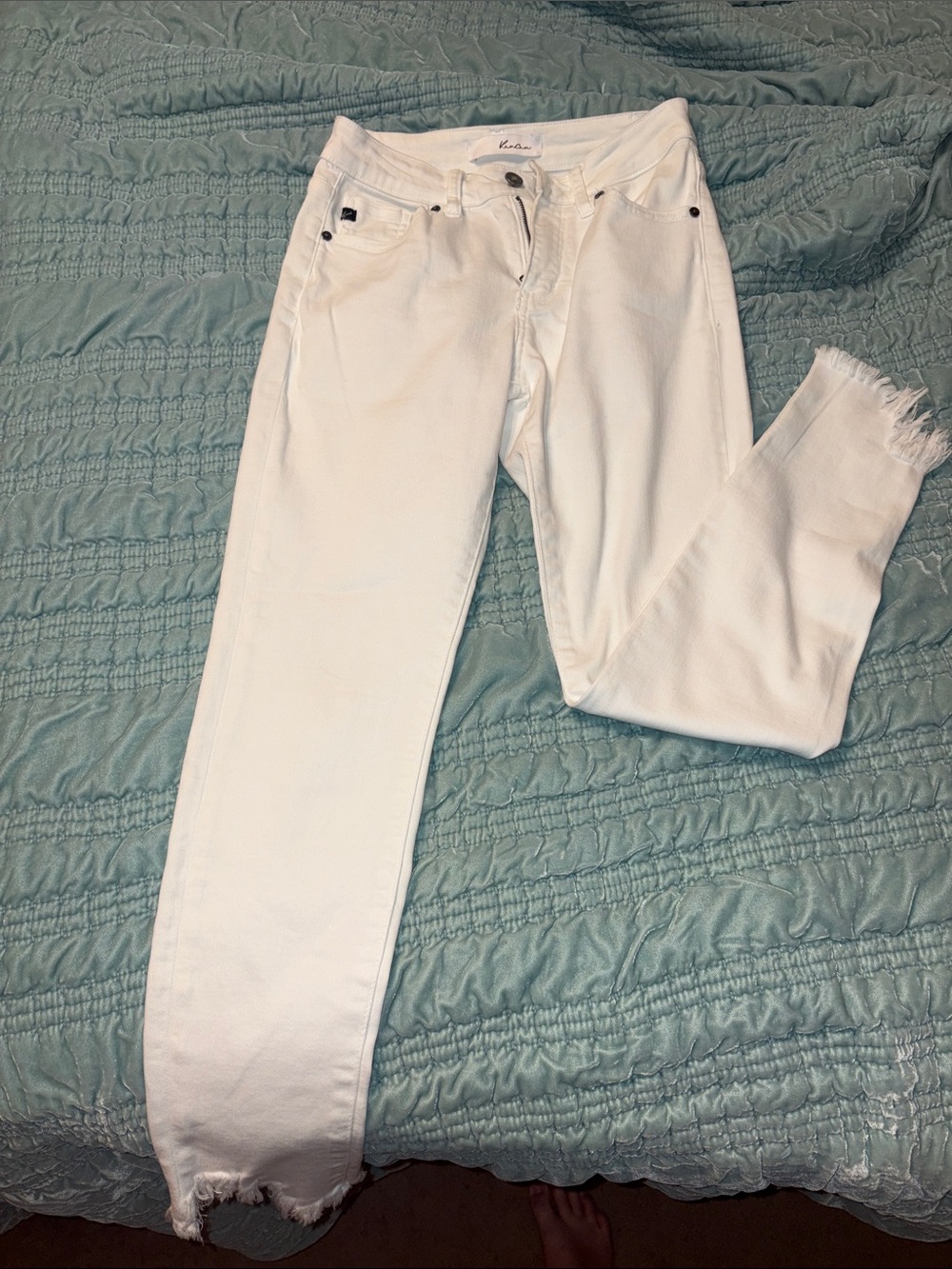 KanCan White Frayed Hem Women’s Jeans